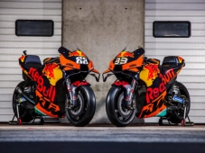   AnteriorMOTOGP  NOTICIAS KTM presenta la moto que amenaza con romper el orden natural de MotoGP en 2021
